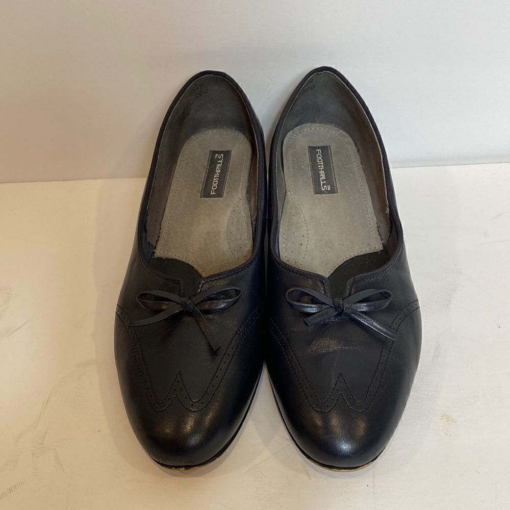 Footthrills black wingtip classic leather pumps size 7.5